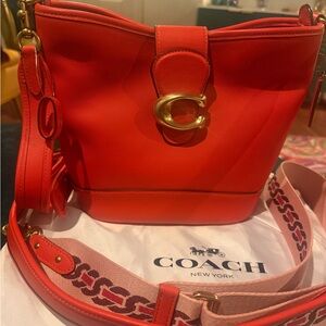 Coach Tali Leather Bucket Shoulder Bag with Gold Accents. NWOT